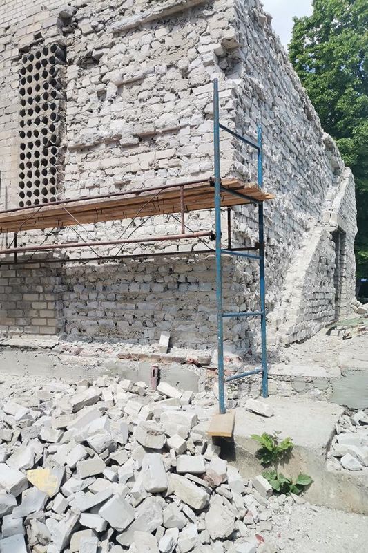 Игорь Лызов: В детском саду «Теремок» в Амвросиевке продолжается ремонт фасада