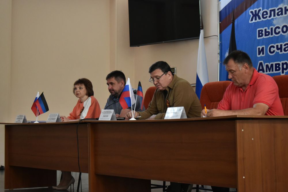 Игорь Лызов: На расширенном аппаратном совещании заслушал доклады начальников управлений, отделов, секторов администрации округа