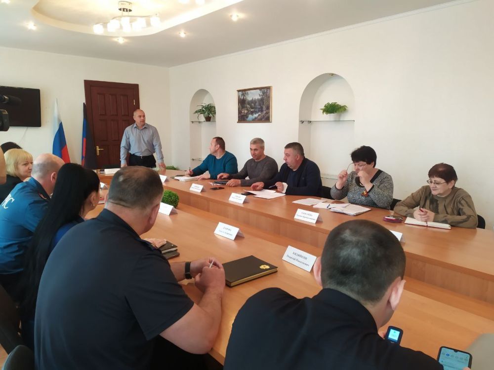 Сегодня, 8 мая, заместитель главы городского округа Торез Ставицкий Александр Михайлович провел расширенное аппаратное...