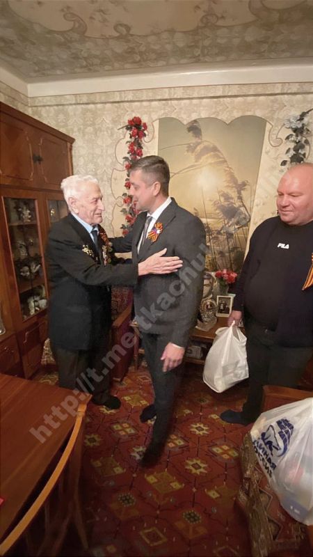 Василий Ткачук: Поздравил с Днем Великой Победы ветеранов Великой Отечественной войны, участников боевых действий Василия Макаровича Брешкова и Геннадия Александровича Пяткина