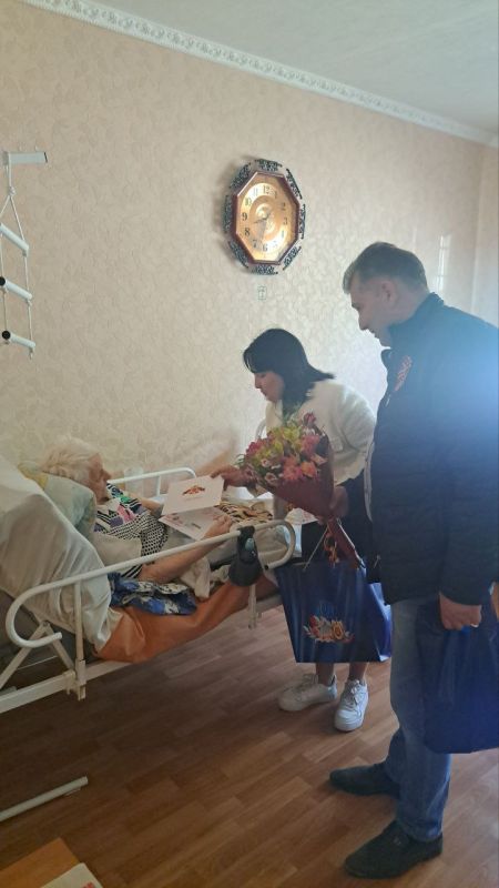 Поздравляем наших уважаемых ветеранов