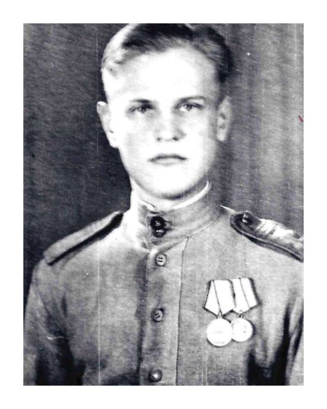 Александр Волошин: Наши родные герои. На этих фото мой дедушка, Лахтанов Владимир Григорьевич и бабушка, Антонина Васильевна