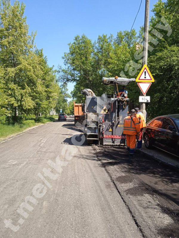 Василий Ткачук: В Калининском районе г.Донецка, сотрудниками МУП АГД "ДОРОЖНОЕ РЕМОНТНО-СТРОИТЕЛЬНОЕ УПРАВЛЕНИЕ" начаты работы по ремонту внутригородских дорог