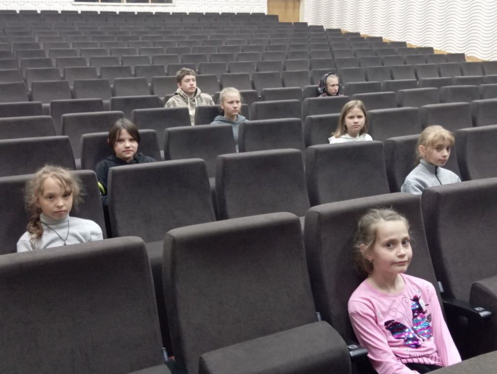 Прошел показ документального фильма о начале проведения Специальной военной операции для детей ветеранов СВО