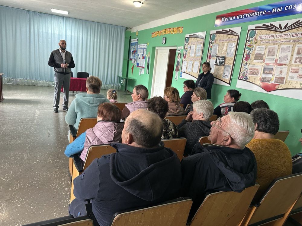 Руслан Дудников обсудил с жителями села Мануйловка социально-значимые вопросы