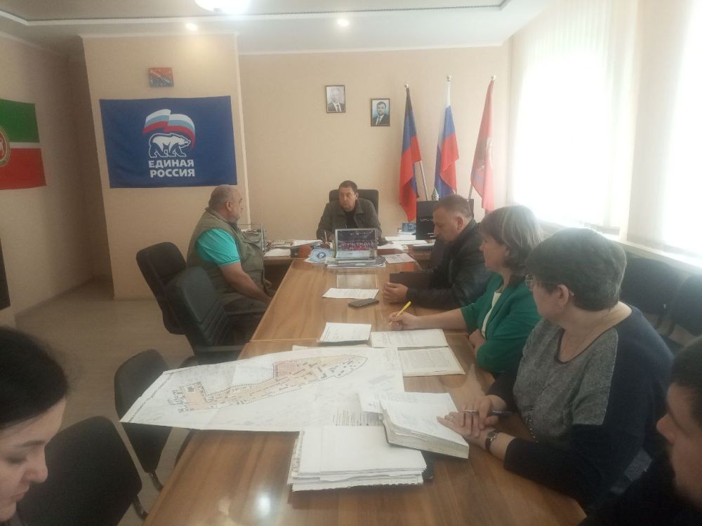 Константин Зинченко: На сегодняшнем приеме граждан жители задали вопросы о получении компенсации на утраченное жилье, восстановлении помещений магазинов и другие