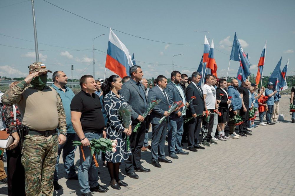 Олег Моргун: С министром молодежной политики ДНР Кириллом Макаровым, председателем МГЕР Антоном Демидовым, общественным...