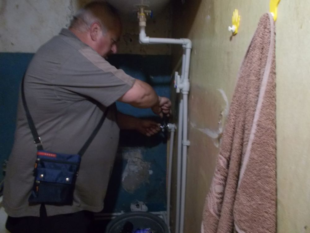 Работниками МУП «ЖРУ №6» города Углегорска 21 мая выполнялись работы: