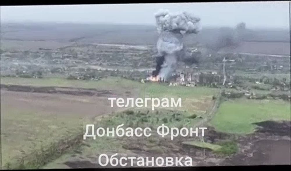 Борис Рожин: Красногоровка. Эффектный взрыв украинской горящей техники