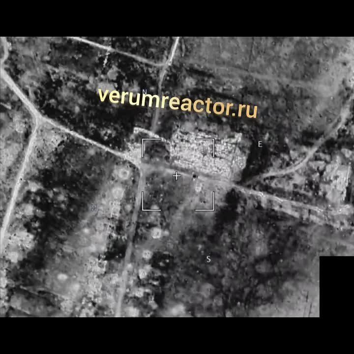 Борис Рожин: Танкисты 72 омсбр 3 АК Южной группировки войск уже спокойно чувствуют себя в Клещеевке, беспрепятственно перемещаясь по ней