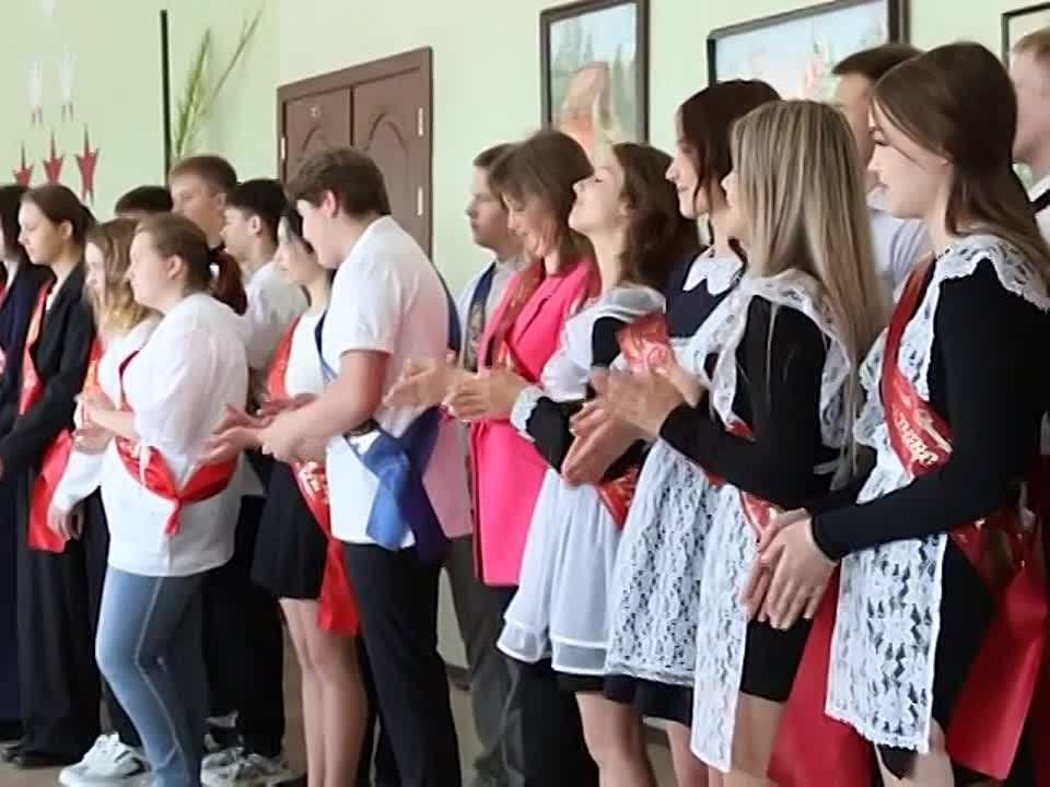 Игорь Лызов: Последний звонок прозвучал в Новоамвросиевской школе