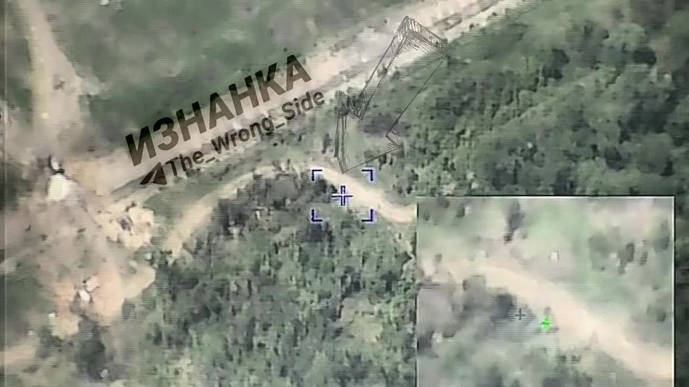 Борис Рожин: На кадрах артиллеристы Южной группировки войск уничтожили управляемым снарядом "Краснополь" БМП ВСУ в районе н.п