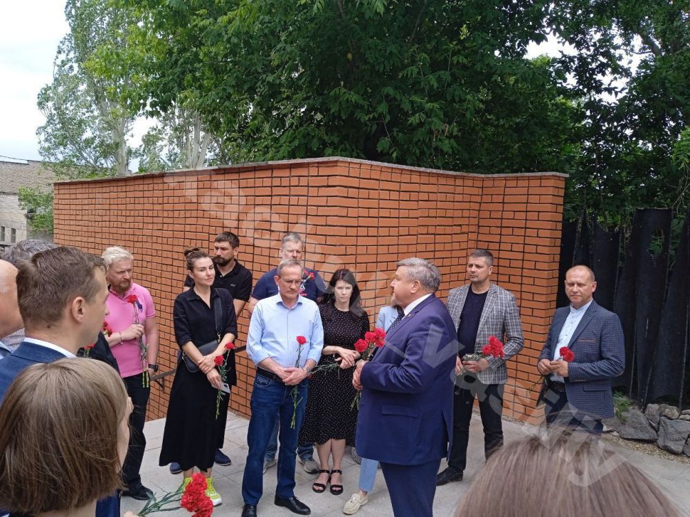 Василий Ткачук: Сегодня совместно с представителями Правительства Донецкой Народной Республики, первым заместителем главы...