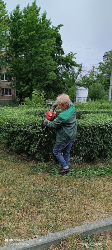Василий Ткачук: Сегодня, 30 мая, в рамках проведения акции «Чистый четверг» силами МУП АГД "ЗЕЛЕНСТРОЙ КАЛИНИНСКОГО РАЙОНА"...