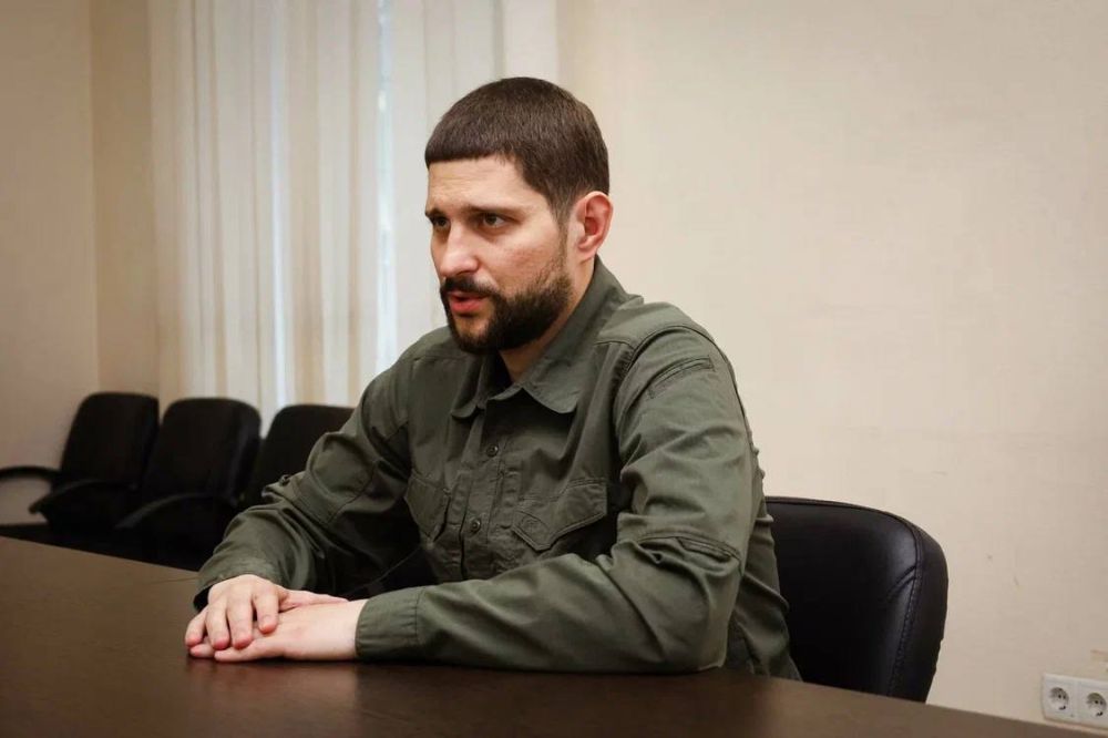 Александр Волошин: Встреча с бойцами. Встретились с иностранными бойцами, которым по поручению Главы ДНР Дениса Пушилина (@PushilinDenis) помогаем получить гражданство России. Об этой ситуации я рассказывал ранее