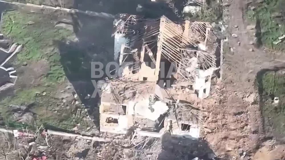 Армия России завершает разгром врага Парасковиевке, подняв флаги России над посёлком, ВСУ бегут с окраин