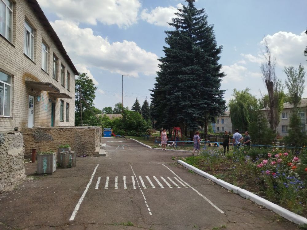 Игорь Лызов: Как всегда, после встречи с населением, стараюсь посетить образовательные учреждения