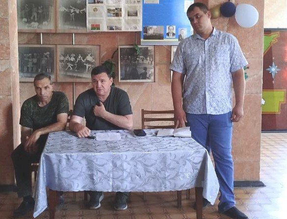 Глава Амвросиевского муниципального округа Игорь Лызов провёл встречу с жителями поселка Металлист