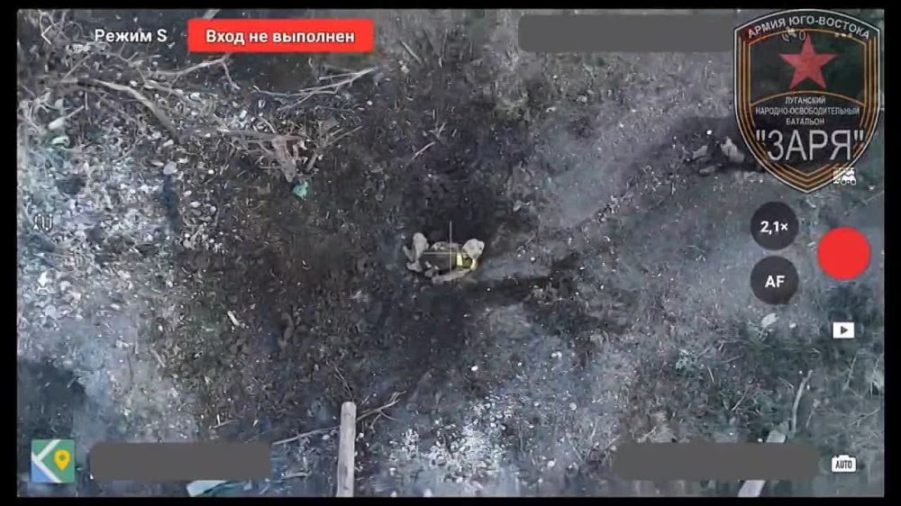 Российские военные отразили атаку ВСУ в районе села Выемка севернее Соледара, сначала вражеские отряды атаковали дронами, а затем накрыли ударами реактивной артиллерии