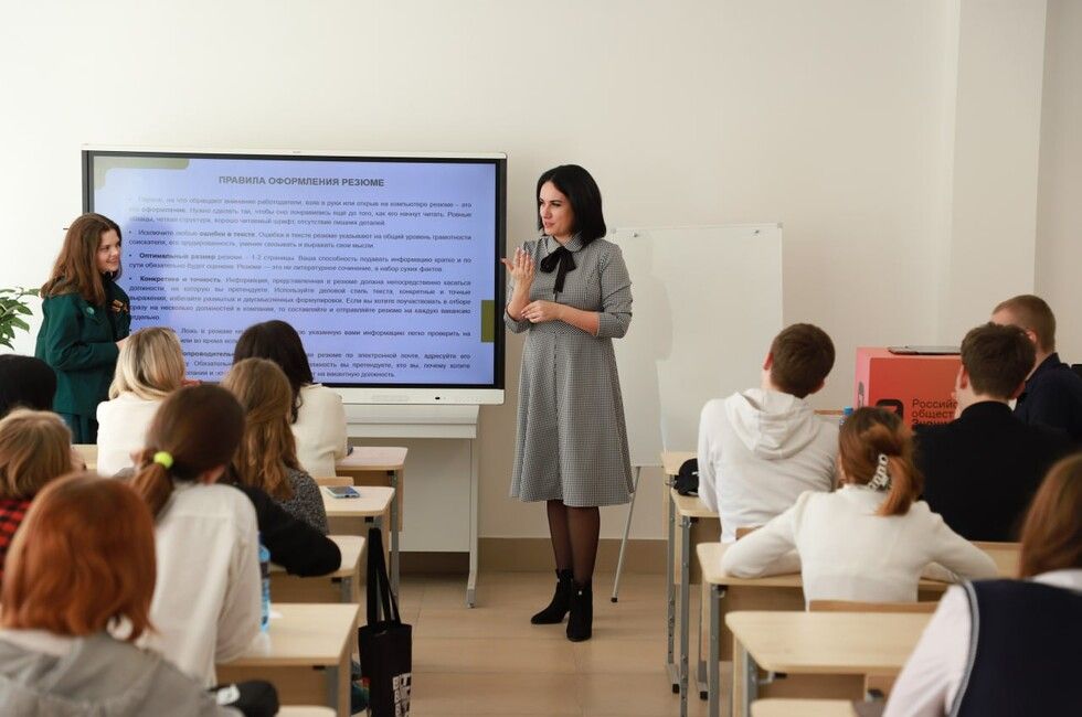 Около сотни обучающих лекций организовали Студотряды ДНР для добровольцев и участников движения