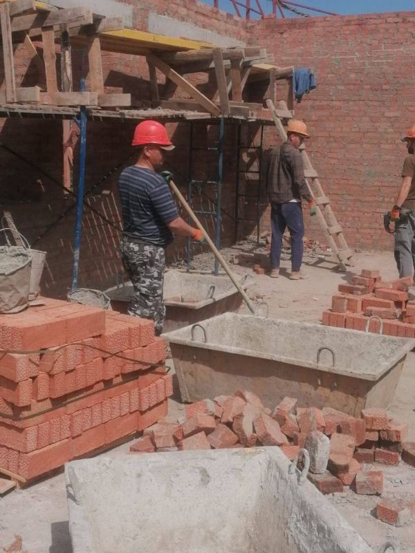 Борис Рожин: В Мариуполе продолжается интенсивное строительство Драмтеатра разрушенного нацистами в 2022 году