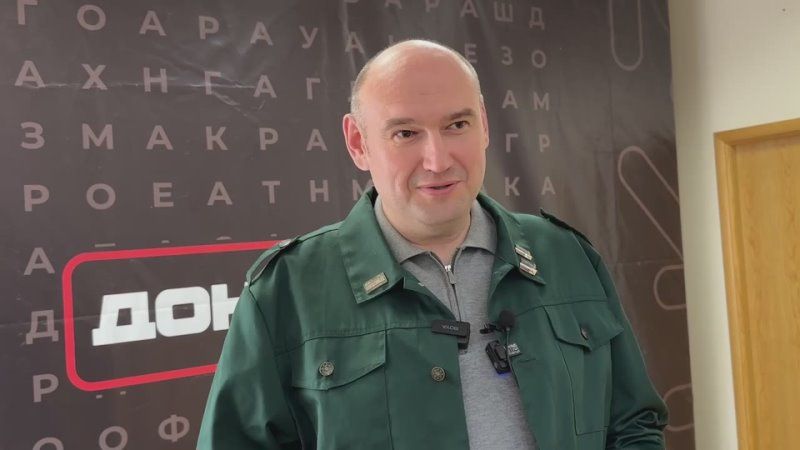 Председатель Правительства ДНР совместно с министром молодежной политики ДНР дали старт третьему трудовому семестру