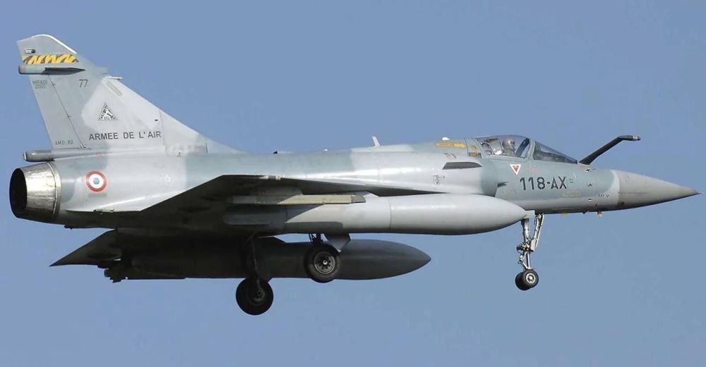����� ����� �������� ����� ������ ����� ������������ Mirage 2000-5 �� ��������� 26, ����� ������� Valeurs Actuelles �� ������� �� ������� ��������
