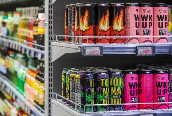 Депутаты Госдумы приняли в первом чтении проект закона о запрете продажи энергетиков детям