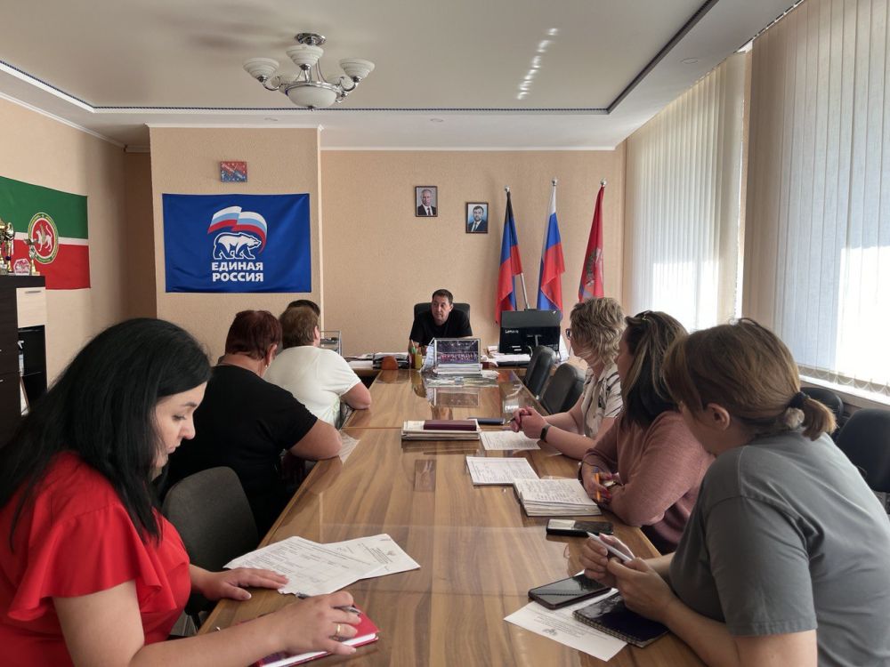 Константин Зинченко: На сегодняшнем приеме граждан ответил на вопросы о спутниковом телевидении "Русский мир" и другие