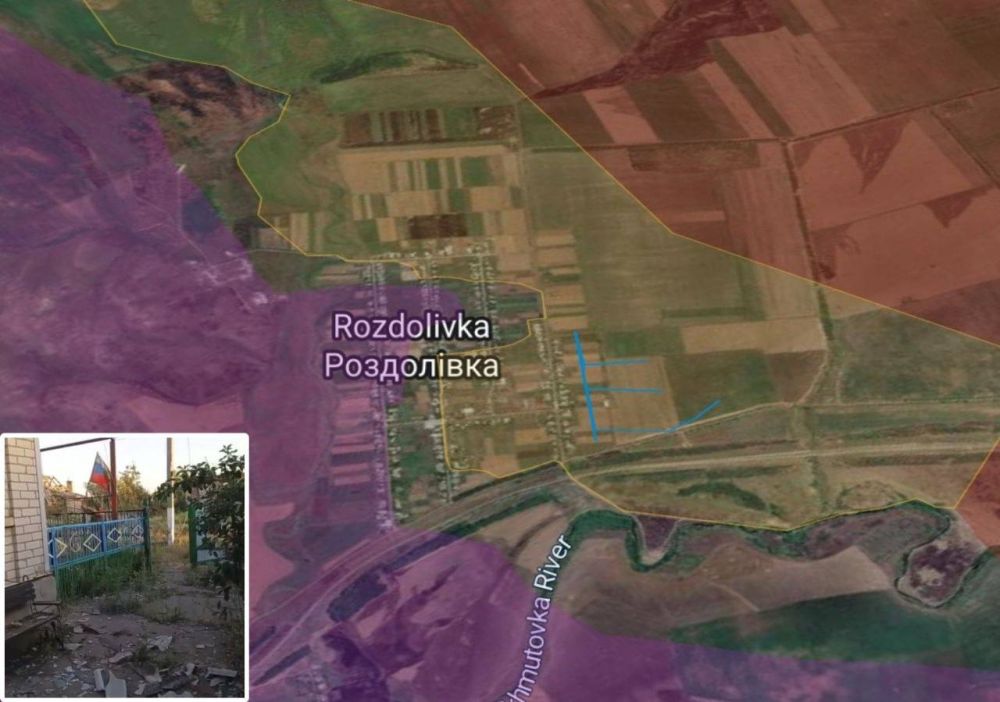 Российские войска продвинулись к центру села Роздоловка (участок Сиверск-Соледар), в центре поднят российский флаг