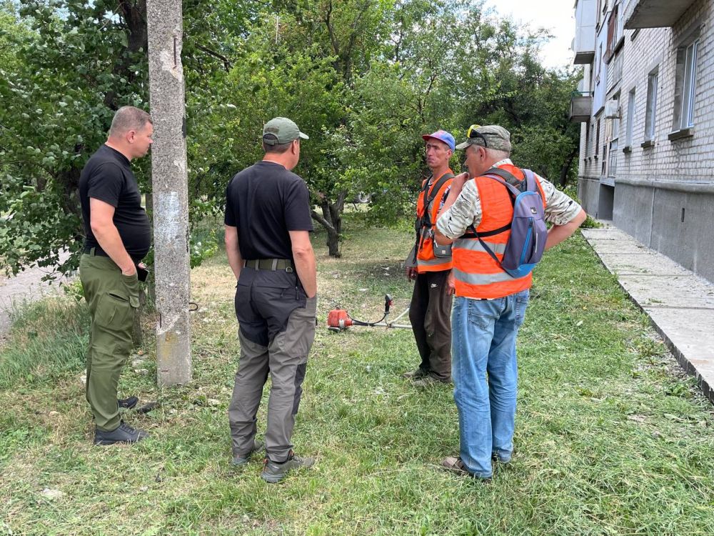 Константин Зинченко: По поручению Главы ДНР Дениса Пушилина проверил, как проводятся работы жилищно-коммунального характера