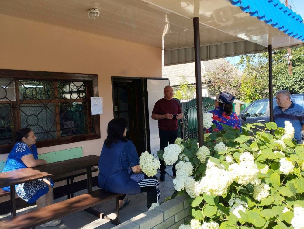 Сергей Захаров провёл выездные встречи с жителями в городе Углегорске