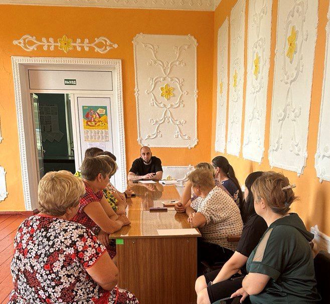 Руслан Дудников обсудил проблемы жителей села Рассыпное