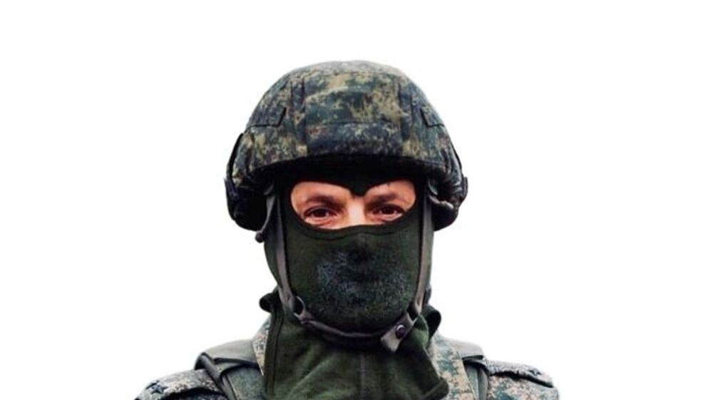 и зайти в свой разрушенный дом, где родился и вырос"