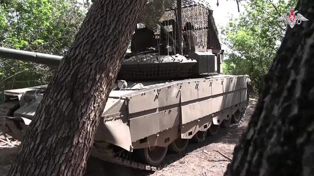 Борис Рожин: Экипажи танков Т-80БВМ и Т-90 «Прорыв» группировки войск «Восток» прямой наводкой уничтожают опорные пункты ВСУ на подступах к Угледару