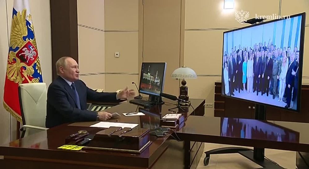 Александр Волошин: Президент России в режиме видеоконференции провёл встречу с выпускниками шестого потока программы развития кадрового управленческого резерва Высшей школы государственного управления РАНХиГС при Президенте Российской Федерации