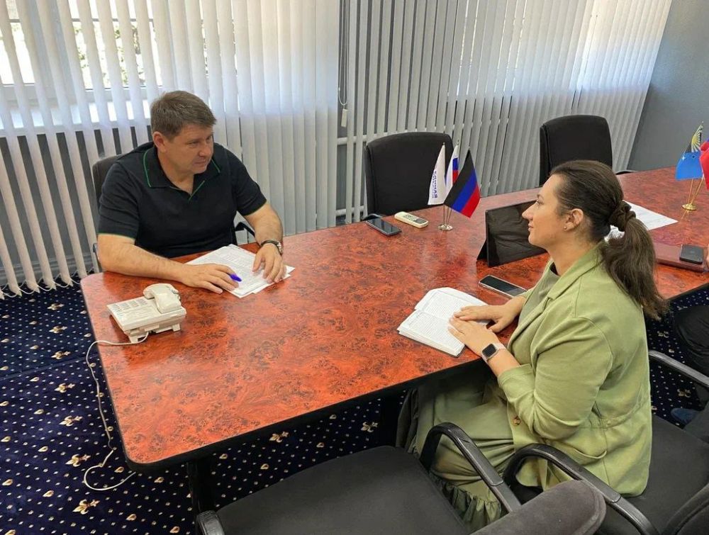 Председатель Ассоциации председателей советов многоквартирных домов ДНР Анна Кондрыкинская встретилась с главой городского округа Макеевка Владиславом Ключаровым