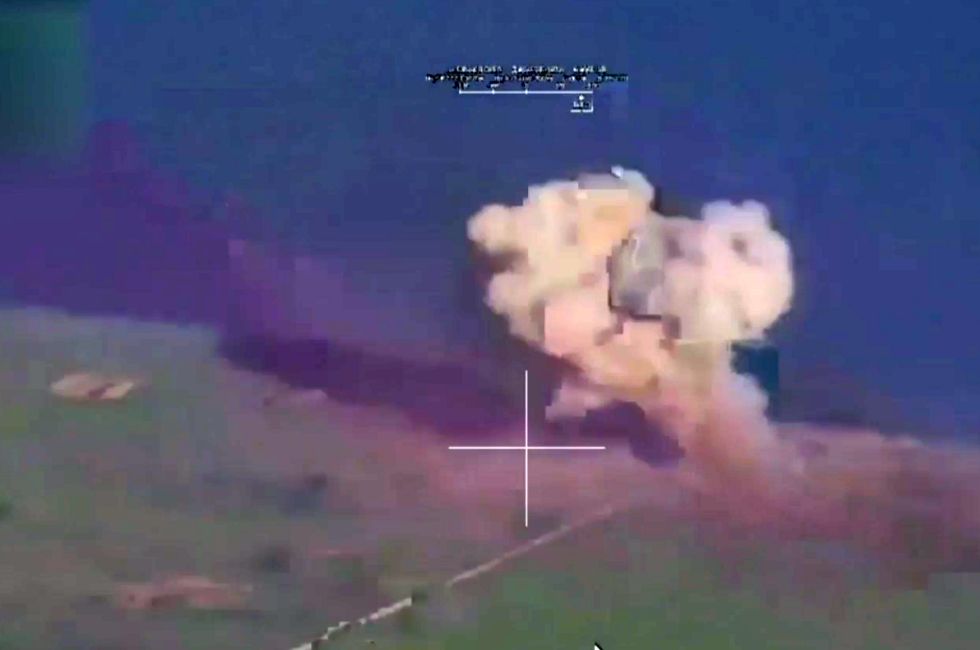 ВС РФ уничтожили технику на аэродроме ВСУ, 2 установки Patriot и радар Giraffe