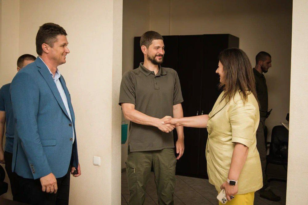 Александр Волошин: В ходе рабочей поездки провели встречу с руководителем Ассоциации председателей советов многоквартирных домов ДНР, председателем Комитета Народного совета по жилищно-коммунальному хозяйству Анной Кондрыкинской (@upravdom_dnr)