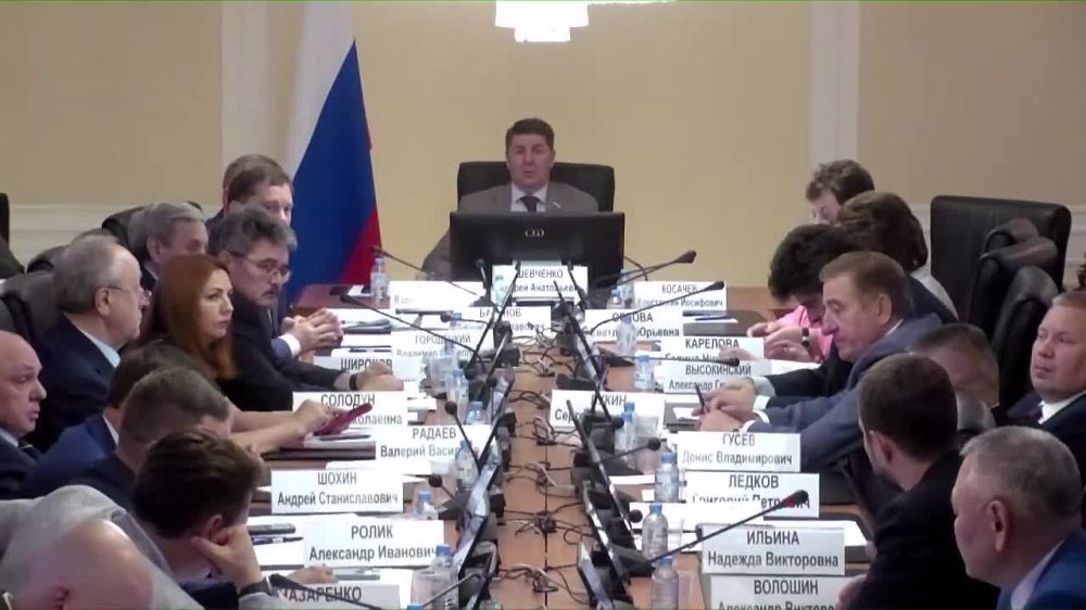 Александр Волошин: В ходе заседания Комитета задал вопрос на тему укрепления межэтнического взаимодействия и национальной политики