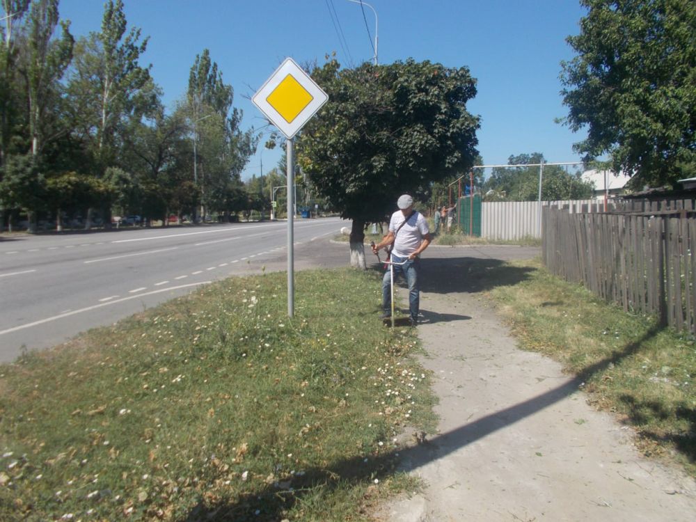 Работниками МУП «ЖРУ №6» города Углегорска 16 июля выполнялись работы: