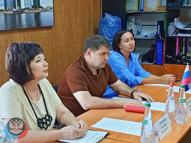 Глава Макеевки провёл встречу с трудовым коллективом Макеевского кабельного завода