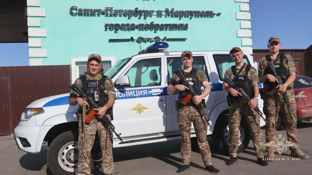 Ирина Волк: В ДНР полицейские сводного отряда из Санкт-Петербурга эвакуировали детей из охваченной огнем квартиры