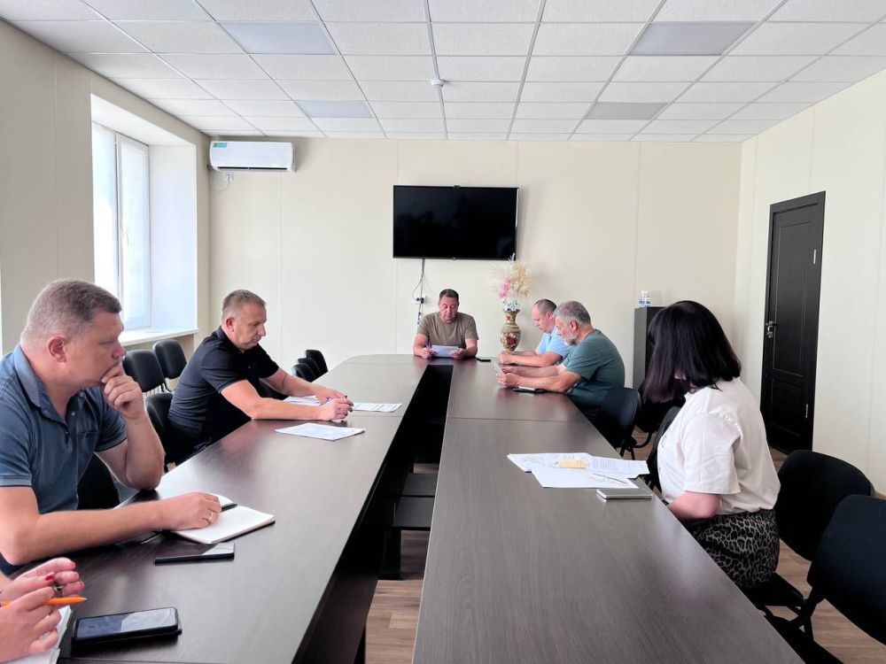 Константин Зинченко: Провел совещание по вопросу оптимизации работы МУП «Райкоммунхоз», МУП «Новотроицкое домоуправление», МУП АВР «Коммунальник пгт.Донское», МУП «Владимиркоммунхоз»