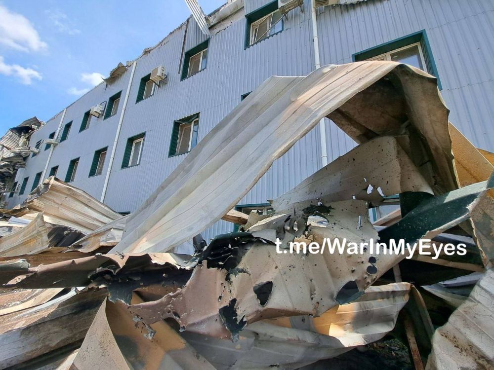 Борис Рожин: Последствия утреннего обстрела АТП в Петровском районе Донецка, ул. Ревякина