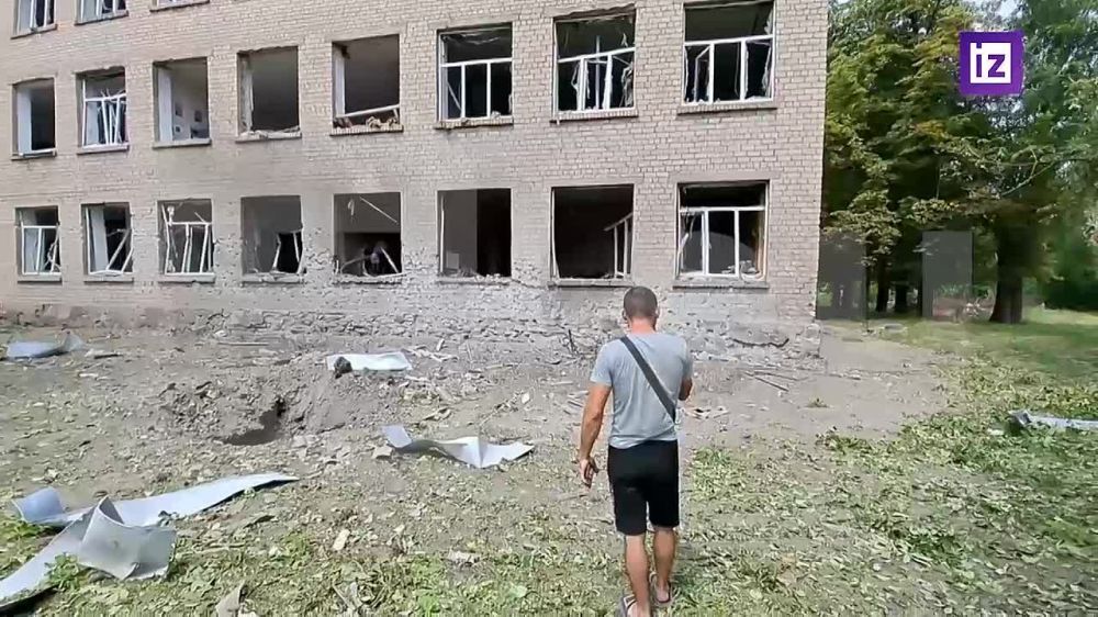 ВСУ обстреляли школу в Калининском районе Донецка из HIMARS