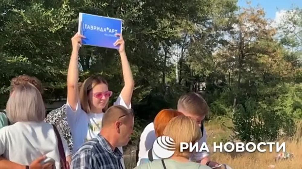 Порядка 200 молодых людей из разных городов ДНР отправились для участия в фестивале молодого многонационального искусства «Таврида.АРТ», сообщил министр молодежной политики ДНР Кирилл Макаров