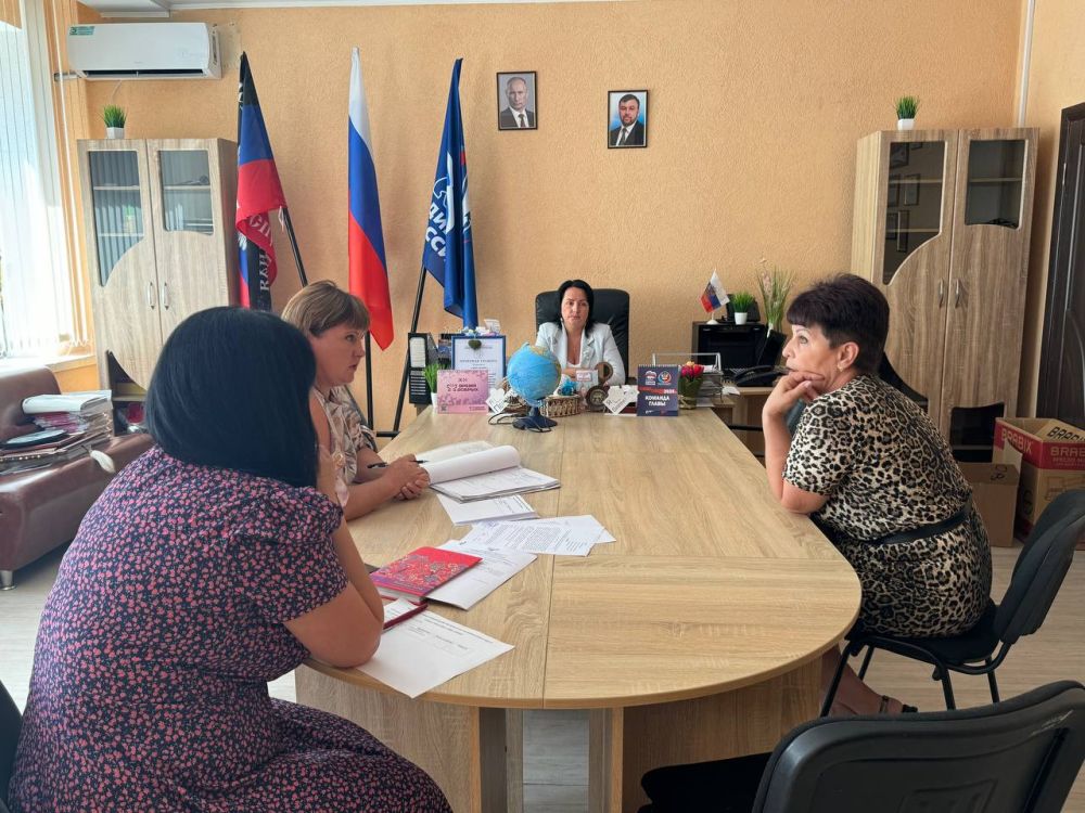 Сегодня,25 июля, заместитель главы администрации Волновахского муниципального округа по социальным вопросам Снисаренко Елена Сергеевна провела прием граждан