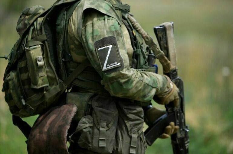 Александр Волошин: Президент Владимир Путин подписал указ о единовременной выплате в размере 400 тысяч рублей участникам специальной военной операции, которые заключили контракт в период с 1 августа по 31 декабря