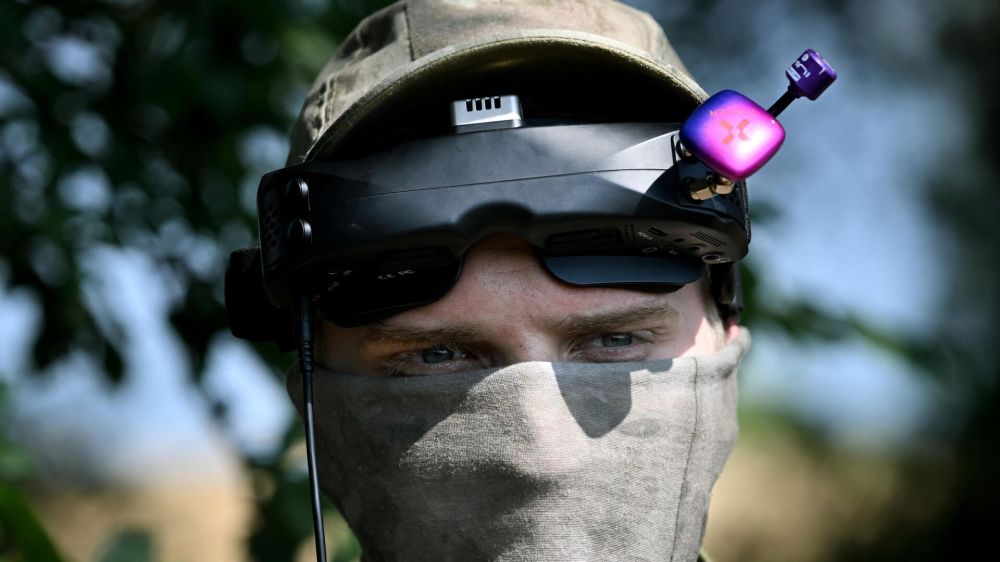 Военный эксперт о том, почему у ВС РФ должны быть тысячи FPV-дронов и "Ланцетов" на каждом направлении